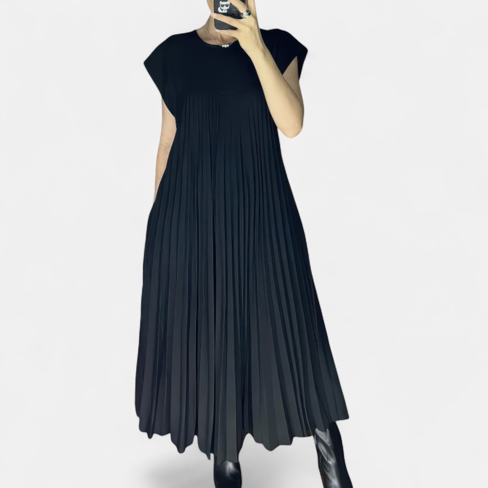 Edmonton Essence™ | Chic Pleated Dress