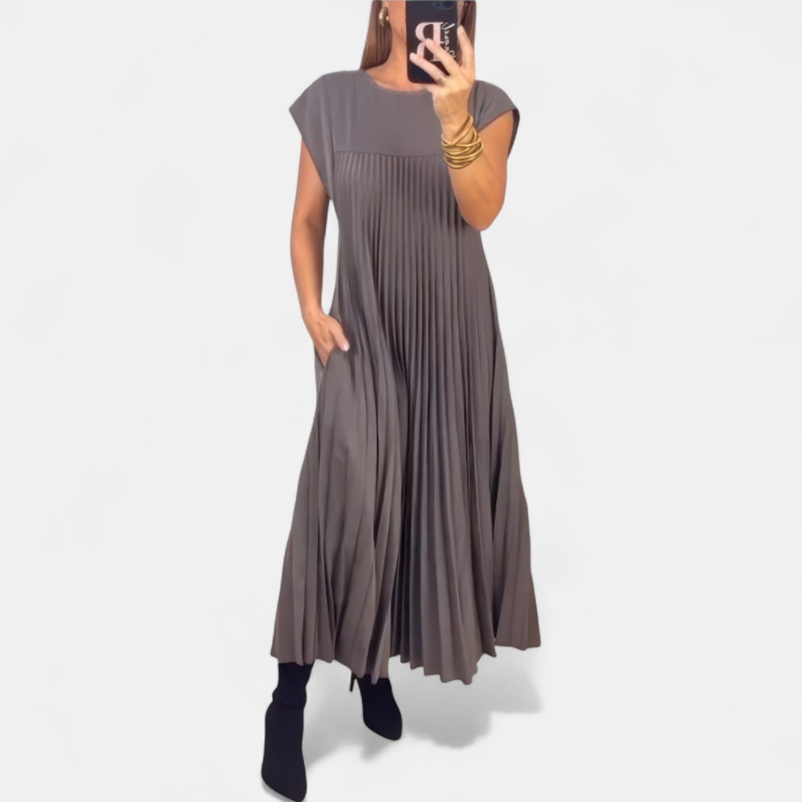 Edmonton Essence™ | Chic Pleated Dress