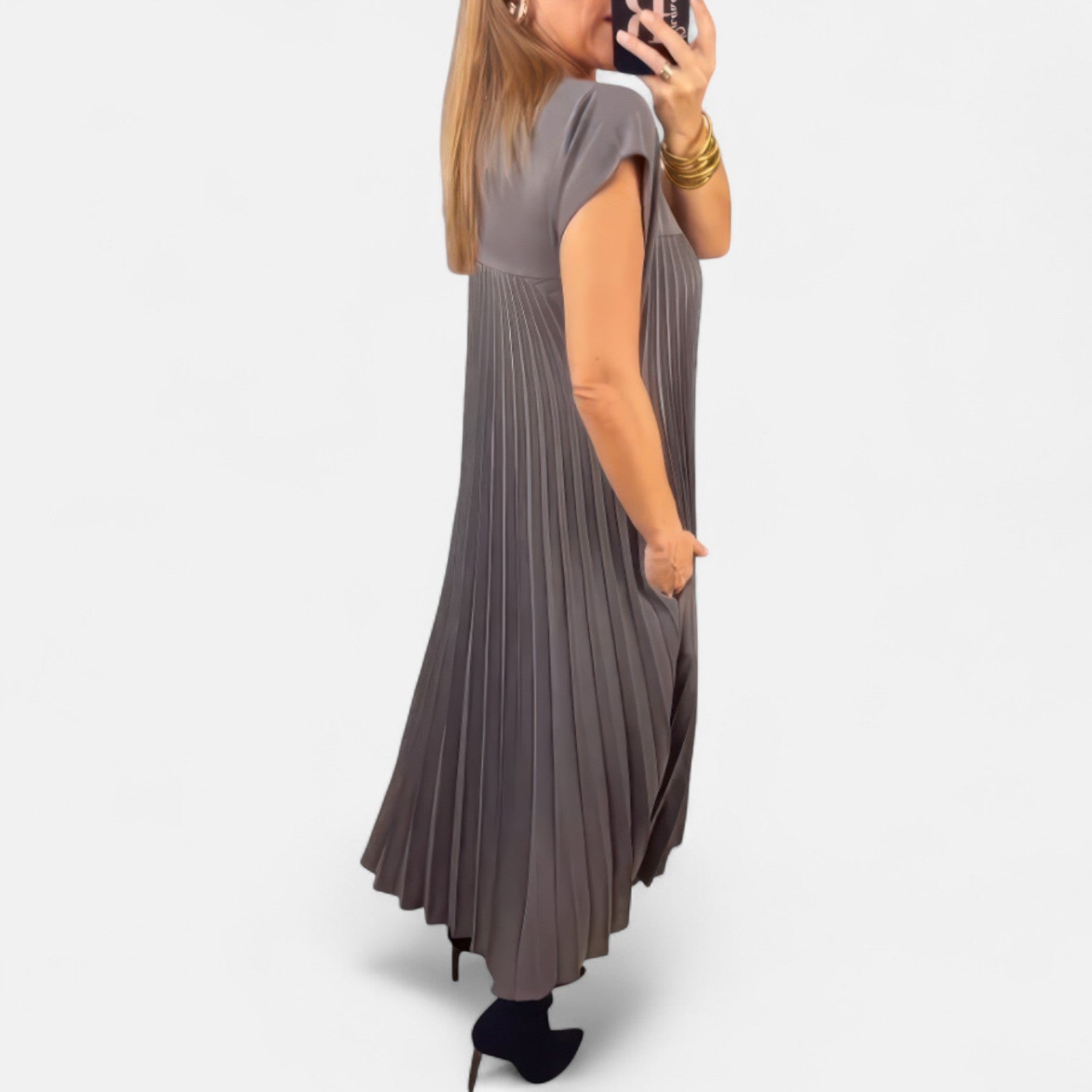 Edmonton Essence™ | Chic Pleated Dress