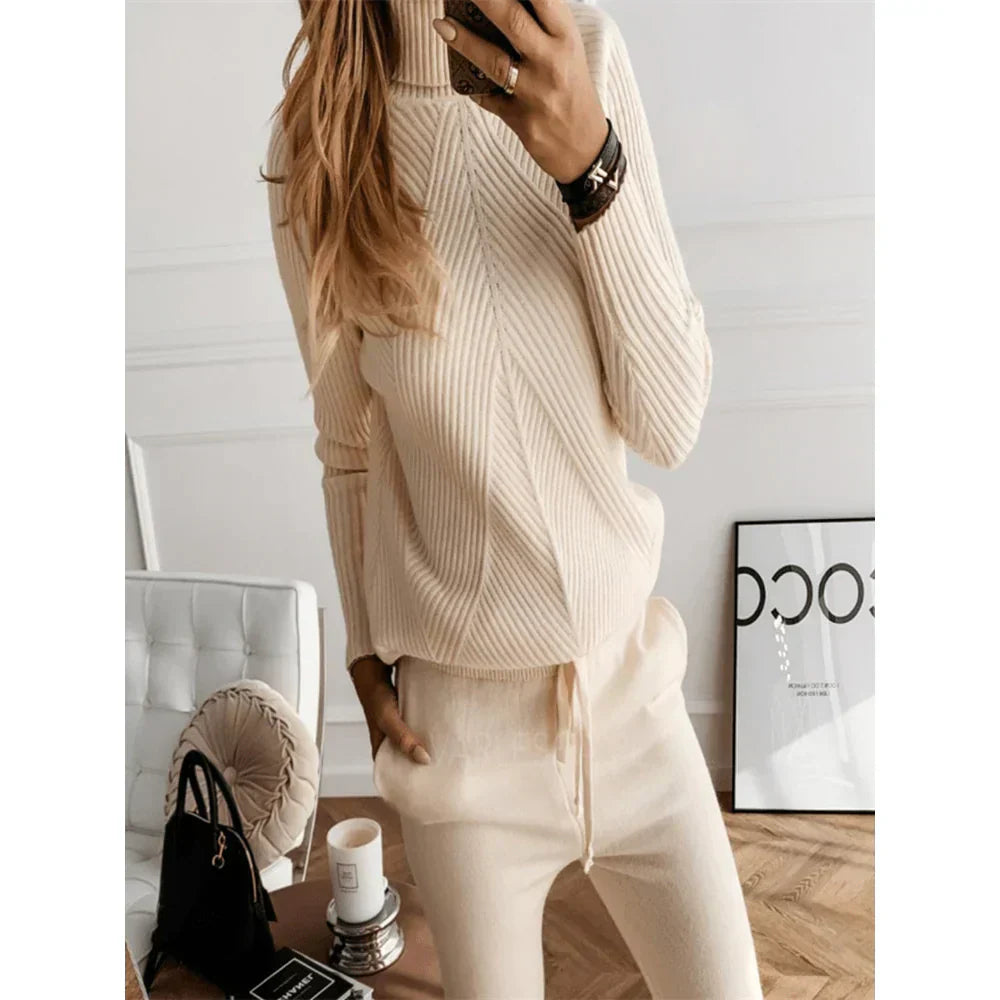 Edmonton Essence™ | Two-Piece Jogging Set - Comfortable activewear for workouts.