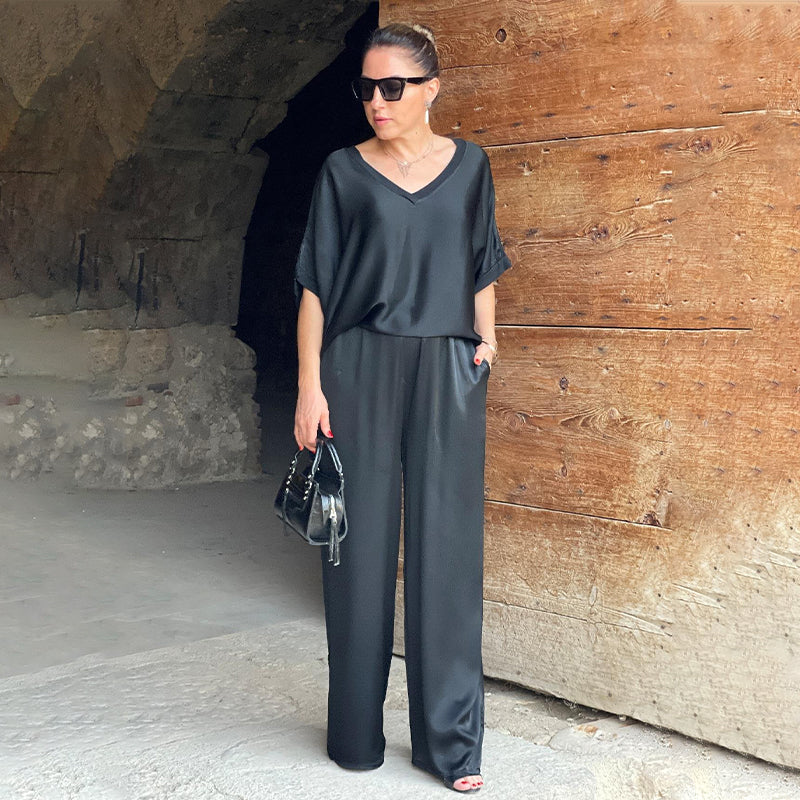 Edmonton Essence™ | Shiny V-Neck Set
